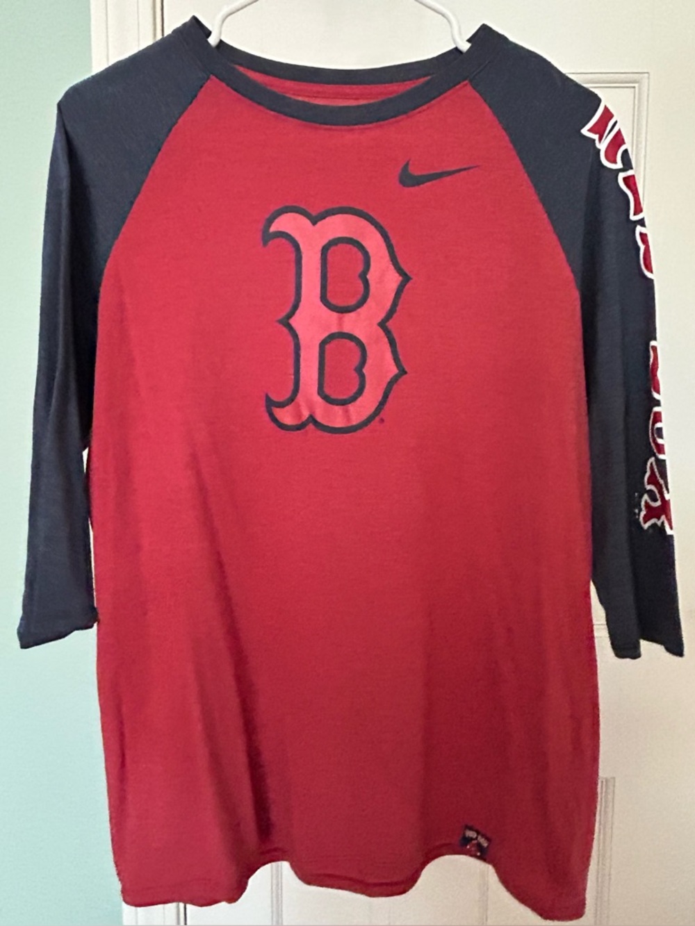 Women’s XL Nike Boston Red Sox Raglan Baseball Shirt